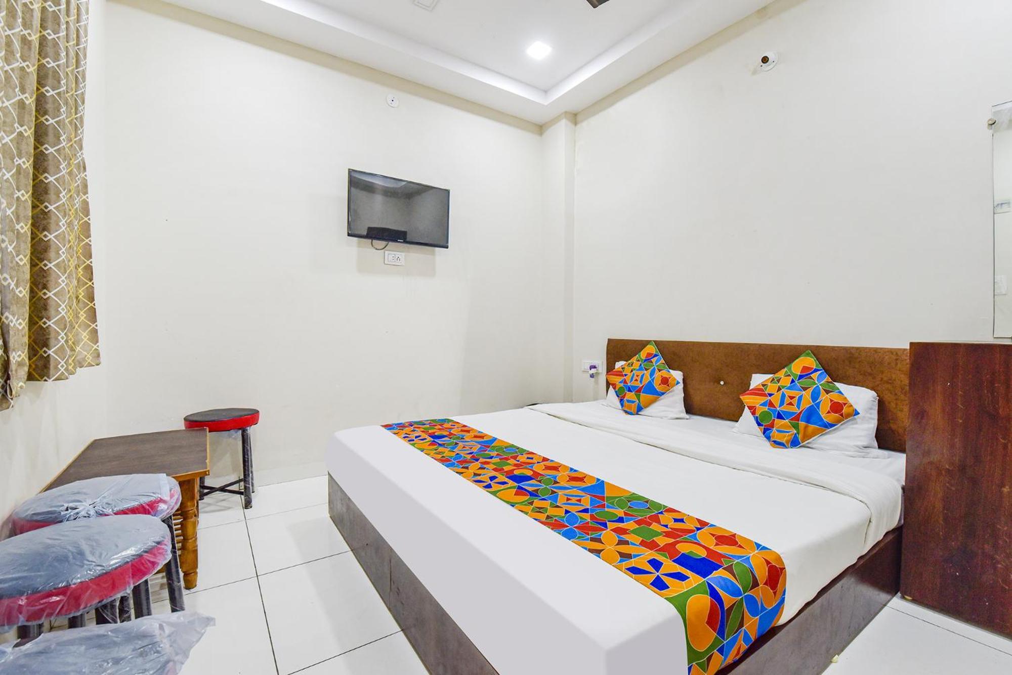 Fabexpress Devani Palace Ujjain Extérieur photo