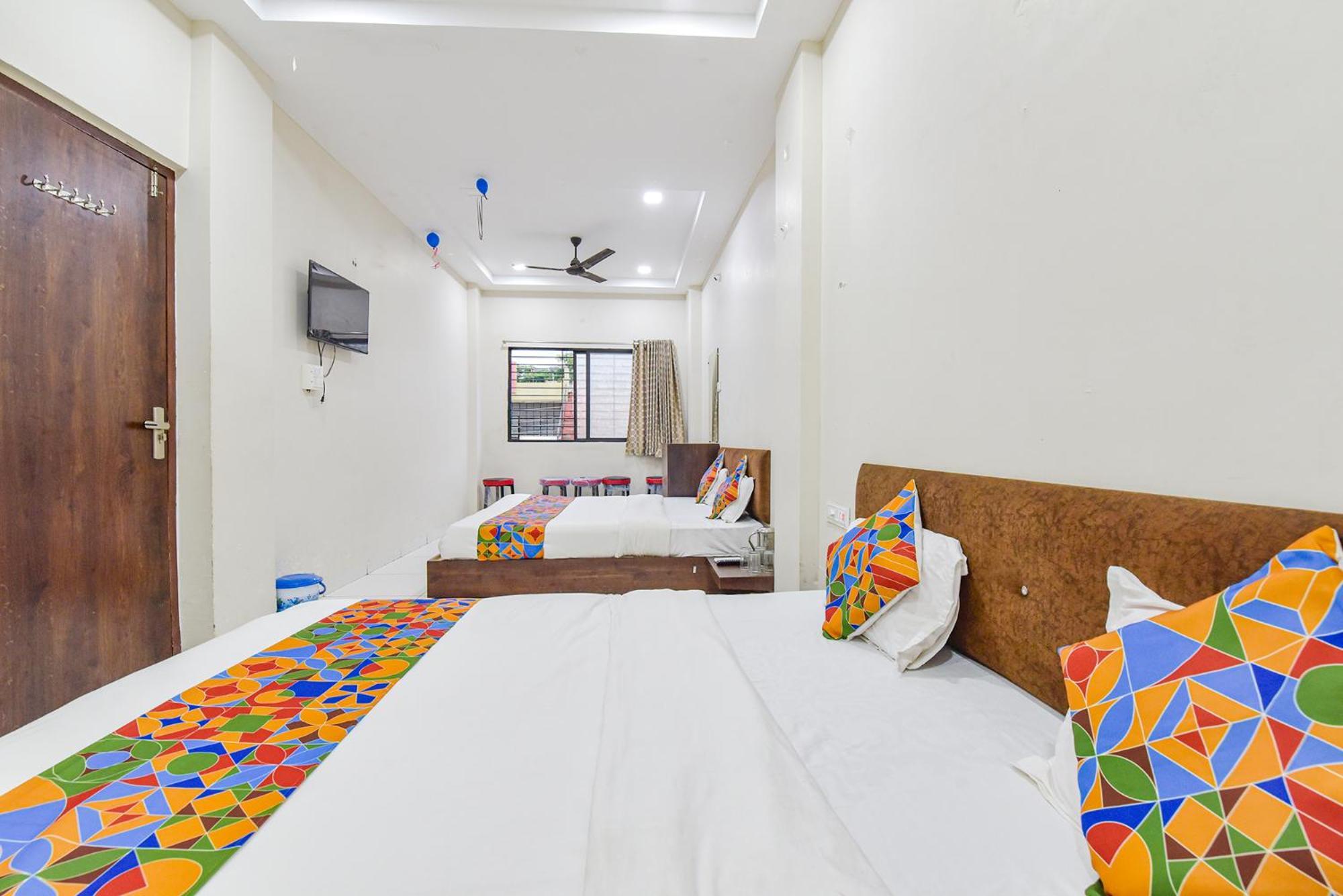 Fabexpress Devani Palace Ujjain Extérieur photo