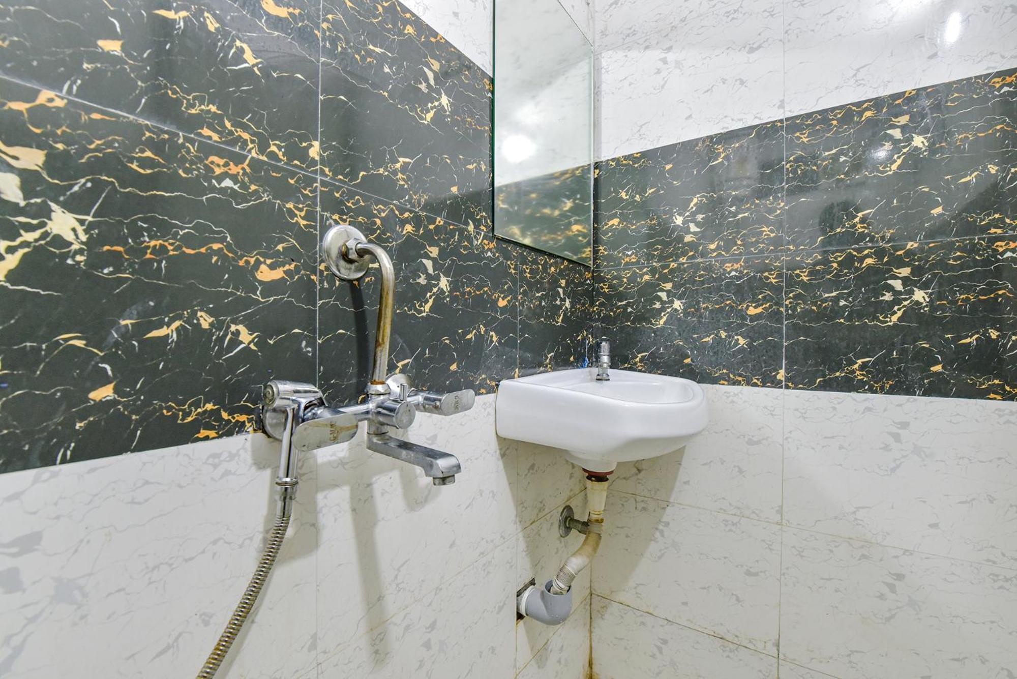 Fabexpress Devani Palace Ujjain Extérieur photo